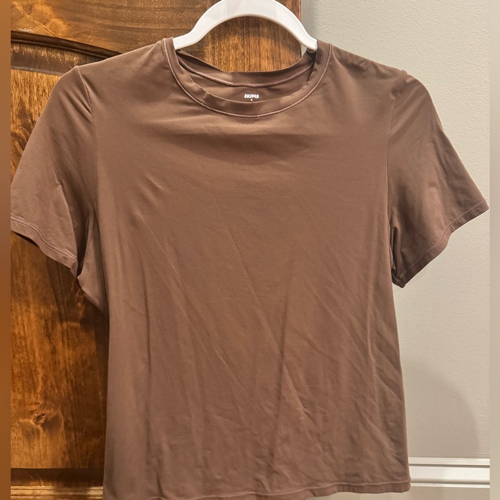 SKIMS Fit everybody Tee - Chocolate